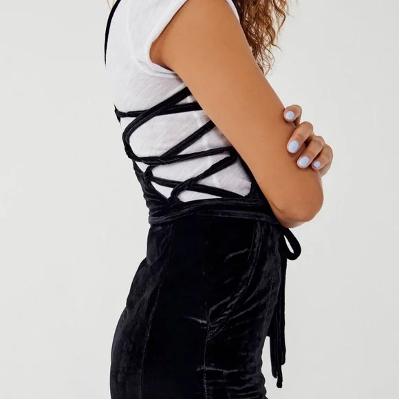 NWT FREE PEOPLE FOREVER 90s BLACK VELVET OVERALLS Size XS - Picture 5 of 7